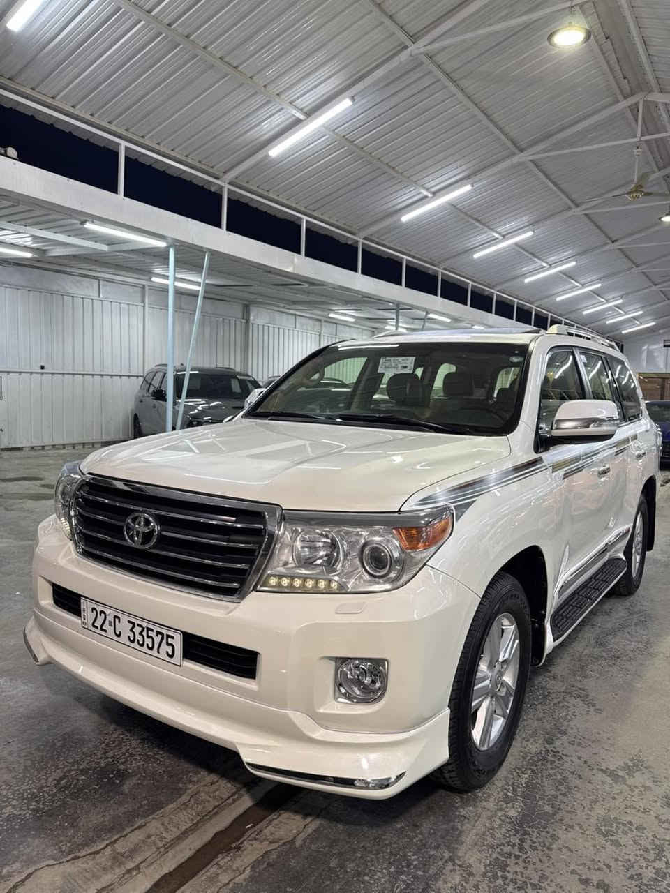 السلام عليكم
📍اخوان شكرآ للمتابعين الكرام نقدم لكم كل ماهو جديد ومميز 
معرض الريان لتجارةالسيارات
لاندكروز 2013بريم فول 
فول مواصفات سلايد روف 
داخل جلد كراسي كهرباء 3حركات
مكفوله من الصبغ سياره جديده جدا
رقمها اربيل تحويل مباشر 
الاستفسار***********
📍الموقع بغداد الكريعات (معرض الريان)
