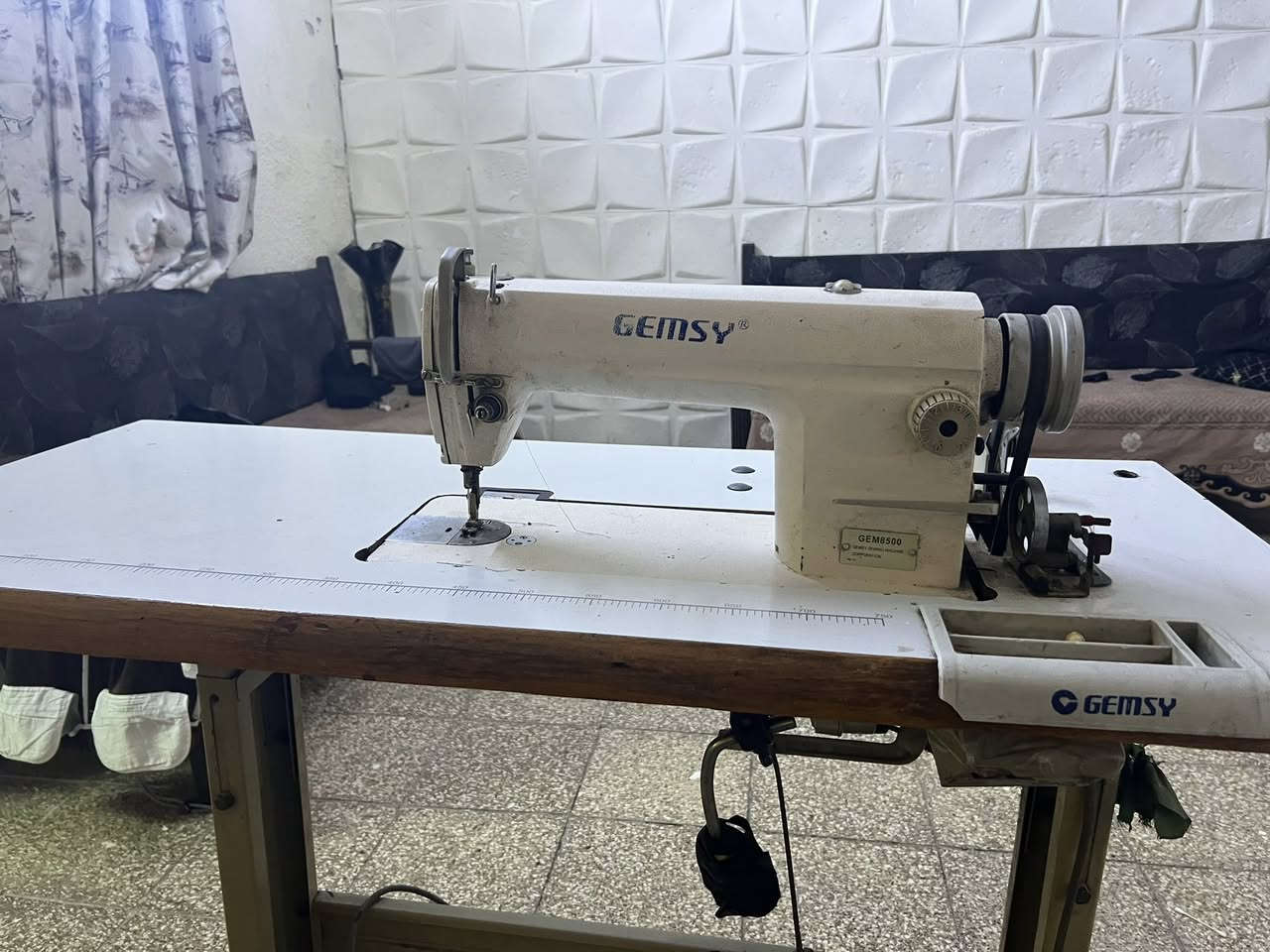مكينه للبيع كلش نضيفه وشغاله  بغداد مدينه الصدر السعر ٢٠٠ وبيها مجال ***********
