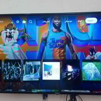 شاشة • ٤٣ انش • نضيفه