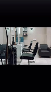 يعلن صالون أحمد حسن  عن فتح باب الانضمام لكادره المتميز. نحن نبحث عن ح...