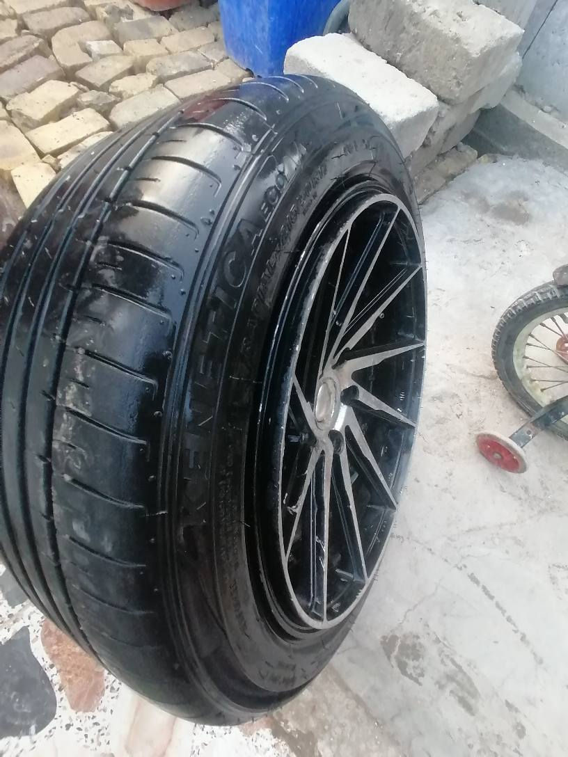 تخم ويل رياضي حجم 17 تو ساس نضيف ومابي عيب للبيع مكاني بصره قرنه رقمي *********** سعر 350 بي تاير واحد جديد وباقي تعبانات يرهم علا جميع سيارت 5 ستد القرنة, البصرة
