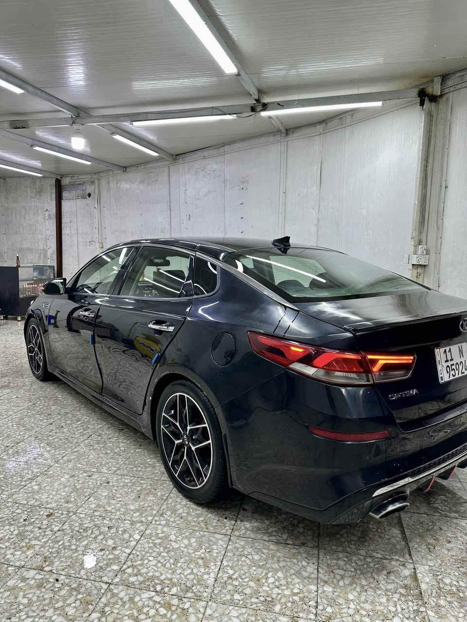 السلام عليكم كيا اوبتما 2020 مواصفات ال اكس فول واحد على واحد
بدون ايرباك
 رقم بغداد بسمي هزة جديدة ورقم جديد
الحادث خلفي وجميع ملاحظات السيارة  بيهة سونارين السيارة 
بانوراما 
بصمة تشغيل 
بصمة ابواب أمامية
بصمة جنطة
داخل السيارة جلد
كرسي كهرباء
تدفئه كشنات أمامية وستيرن
شاشة جبيرة car play و android auto
وضعيات قيادة
فول تحكم ستيرن جهتين أوامر صوتيه وتثبيت سرعة وتثبيت مسار
مخارج شحن 
رادارات أمامية وجانبية بالمري 
واشاير بالمري
قيادة ذاتية
تنبيه توقف ذاتي امامي خلفي تنبيه الاصطدام
كاميرا خلفية 
مكينة 2400 cc  مبرمجة تستقبل البانزين العادي بدون ادوانز
 
إدامة كاملة لعبوة البانزين 
تخم تاير جديد 
تخم دسكات
باتري جديد
ادامة للمحرك كاملة تبديل بلكات شركة اصلية تفصيخ ومجاول وبخاخات وتنظيف الدكشن البارد والغرف و الخ 
كلشي بيهة شغال وع حسب الاصول ماشية 83 الف ميل
حادثهة جاملغ خلفي ايسر وقبق جنطة فقط قطعتين 
مكاني بغداد الكاظمية
السعر 147 وبيها مجال
***********
*********** واتساب
