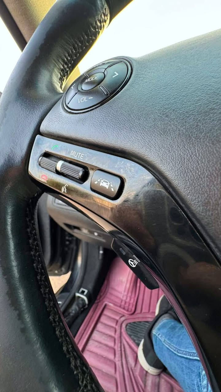 السلام عليكم ورحمة الله
للبيع سيارة كيا كورس موديل 2013 خليجي 
السيارة فول مواصفات   
كصه قماره فقط مشموله بالترقيم
بيه ارقام اصوليه مع ليبل باب مع ليبل جامه (بدون سنويه)
صناعه كوريه ومواصفات المانيه
المواصفات
1- كيا كورس موديل 2013 خليجي  
2- محرك 6 سلندر 3800 
3- ويل كب حجم 18 اصلي وكالة عدد 5 ويل كب 
4- ابواب السيارة ال4 شفط كهرباء 
5- قبق جنطة كهربائي شفط
6- مرايا جانبية كهربائية شفط مع السويج مع حساسات الاجتياز الجانبية 
7- بصمات ابواب عدد 4
8- حساسات امامي خلفي اصل 
9- السيارة 4 كاميرات امامي وخلفي ومرايا 
10- لايتات زينون عالي ناصي مع كشافات دعامية LED 
11- بخاخات لايتات 
12- بردة خلفية كهربائية اصل مع بردات اصلية للابواب الخلفية
13-كشنات متحركه مساج
14- مرايا جانبية حساسة وعاكسة للضوء العالي 
15- غرفة السيارة جلد اسود اصل 
16- كشنات الصدر تحكم فول كهرباء والتحكم داخل الابواب مع ذاكرة كشن
17- كشنات السيارة ال 4 تدفئة وتبريد
18- شاشات اصلية في الكشنات الامامية لعرض ال DVD 
19- تحكم ستيرن جهتين متكامل بلوتوث وحاكية وتحكم صوت وسرعة 
20- رادار امامي لتثبيت المسار والسرعة ومانع التصادم
21- كشنات خلفية واسعة جدا مع تحكم بمجموعة من الايعازات في اللوحة الخلفية 
22- تحكم في التبريد والشاشة الرئيسية والبردة الخلفية من المقاعد الخلفية 
23- تحكم كهرباء في الكشنات داخل الكشن تحكم اضافي 
24- تحكم كهرباء في الكشنات الخلفية 
 
26- وضعيات قيادة عدد 3 طبيعي واقتصادي ورياضي 
27- ستيرن كهربائي الحركة 
28- مع مجموعة من الايعاز في هذا الموديل 
السعر ... 68
مكان السياره ميسان 
***********
