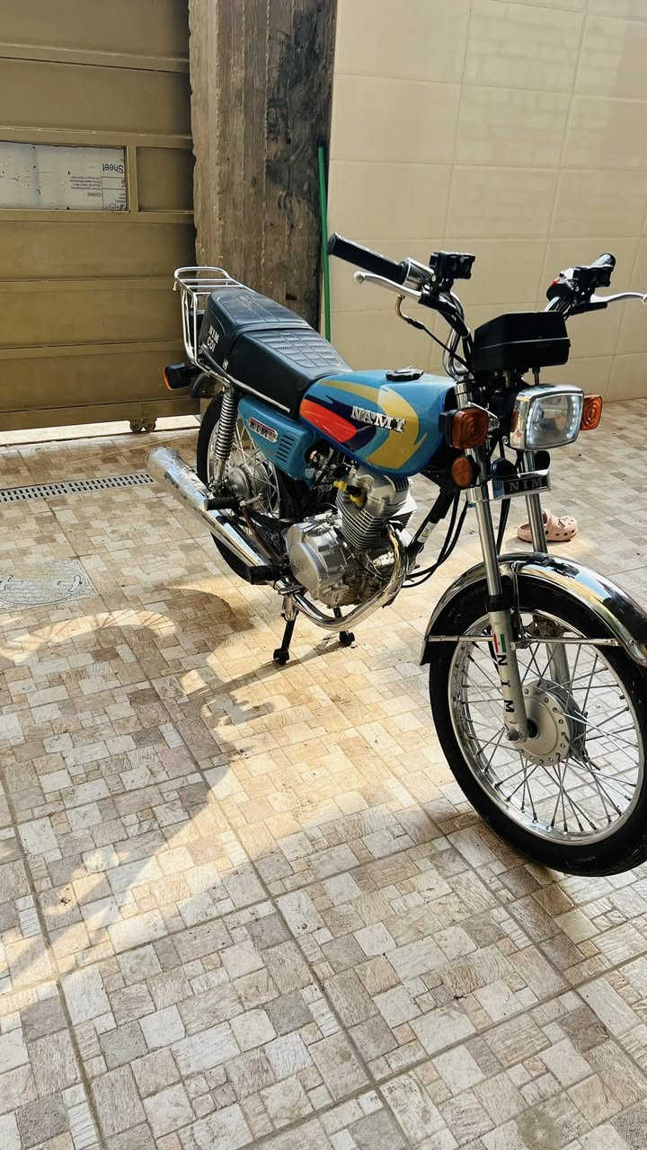 السلام عليكم شباب دراجه نامه متياز 25 دراجه بعده جديده ومامتعوبه مسعجلً عل بيعته كلش رايده 600 وبيه مجال قليل كلش شراي هله بيك مو شراي لعبتني. رقمي ***********
