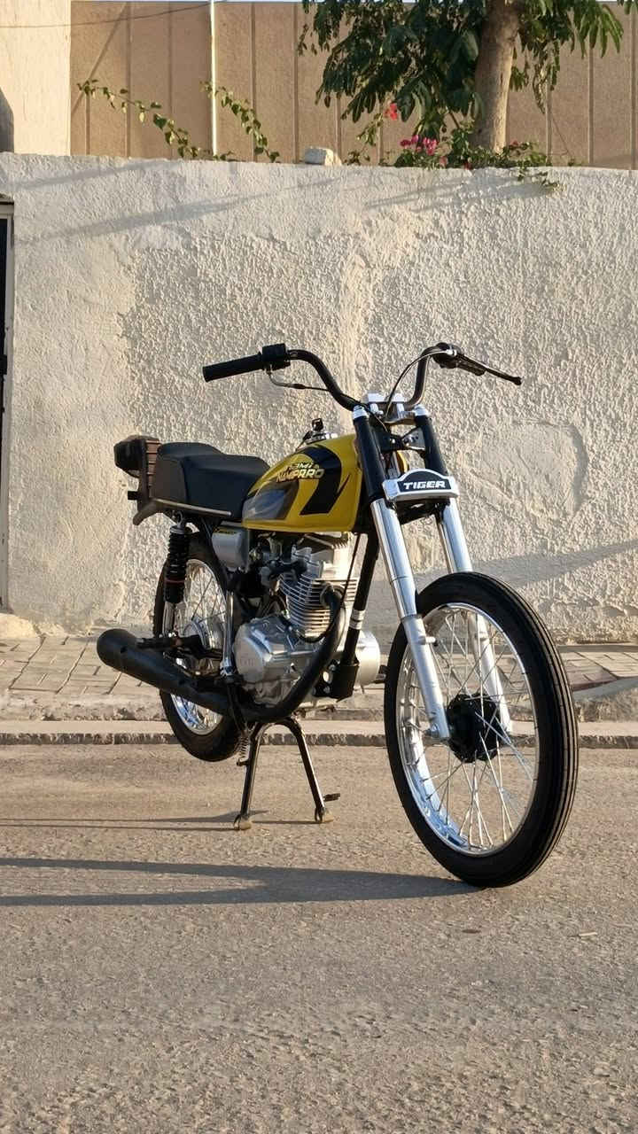 السلام عليكم وينه ليدور ناشف و جديد 💨🙄
دراجه للبيع مكينه نامه
شاصي نامه أوراق أصولي 2015
دراجه كفاله عامه الله شاهد ما صار ههواي من معمره لدراجه جديده بمعنه لكلمة  ( لشراي يتفضل خاص و بي خير و يتدلل) 
💨🤍 ملاحظة متواجد خاص و عل رقم ***********
