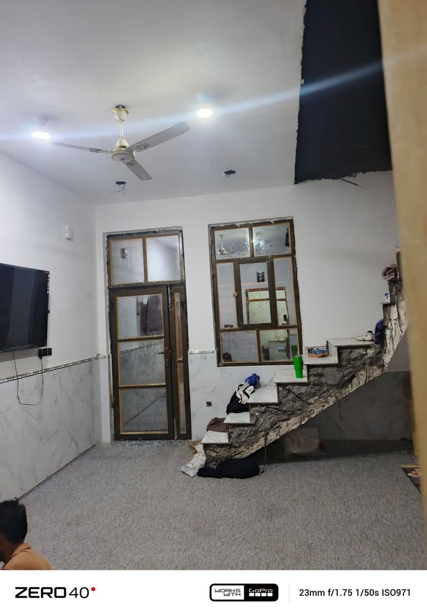 بيت لبيع ١٠٠م طابو صرف حي الفداء شارع ابو لبنان قرب لواقعه ***********
