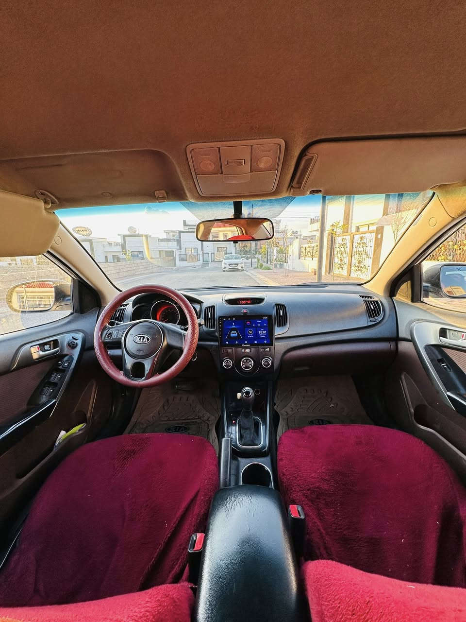 سلام علیکم 
کیا سیراتو مودیل ٢٠١١
مواصفات ( ABS- مرایة شفت- مرایة أشارة-تحکم ستیرن-سنتر لوك-کیر عادي و أوتو)
شرط تحویل غرامة کص، رقم و سنویة جدید لحد سنة ٢٠٣٠
کوبون بنزین موجود
هوە مو حزام بس ابیعة حیزام صبوخ
رقم تلفون : ***********

سلام علیکم
کیا سیراتۆ مۆدێلی ٢٠١١ 
مواسەفاتی ( ABS-ئاوێنە شەفت- ئاوێنە ئیشارەت- تەحەکومی سوکان- سەنتەر لوک- گێری ئۆتۆماتیك و عادي)
بەشەرتی غەرامە و تحویل و بڕاوە، 
ڕەقەم و سەنەوی تازەیە تا ٢٠٣٠
کۆبۆنی بەنزینی هەیە
حیزام نیە بەس بە حیزام ئەیفرۆشم
سعر 87 هو مجال ژمارە مۆبایل : ***********
