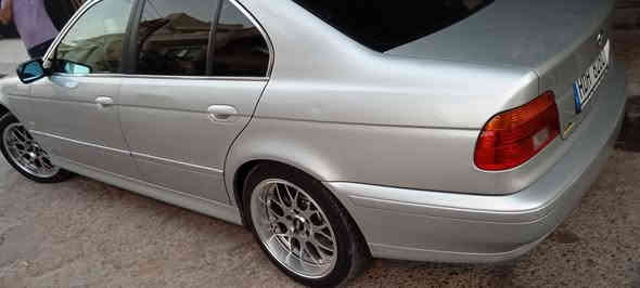 سلاو لةهةموو لايةك ..بةناوي خوايي گةورة ..bmw موديل ٢٠٠٣ مةكينة ٥٢٥ فول بةس جلد نية هةموو كياني بةشةرت سبوغ عام نية حيزام نية بشت و بيشي كةبسة نرخي ٩٠ و معامةلة***********
