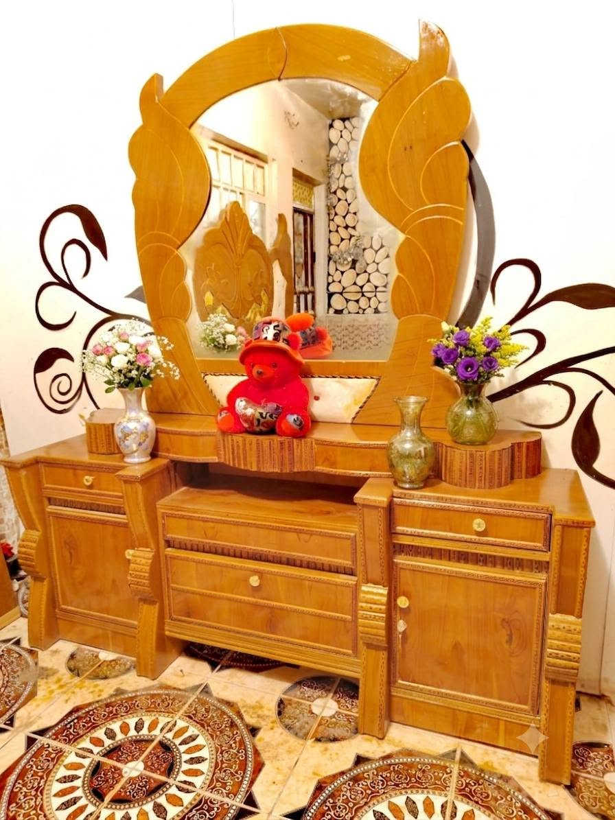 غرفة اخشاب صاج داخل وخارج ام السته طابقين غرفه روعه موديل راقي كلها دنك غرفه مستخدم نظافة 100 بل100بدون اي خدش أخت الجديده راقيه جدا وضخمه شغل وسط زاويه كنتوريه ملحق بارتفاع الكنتور دوشمه وترتيب ضهر جرجوبه براغي ملحقات كامله غرفه فول للبيع العنوان الديوانيه اتصال ***********
