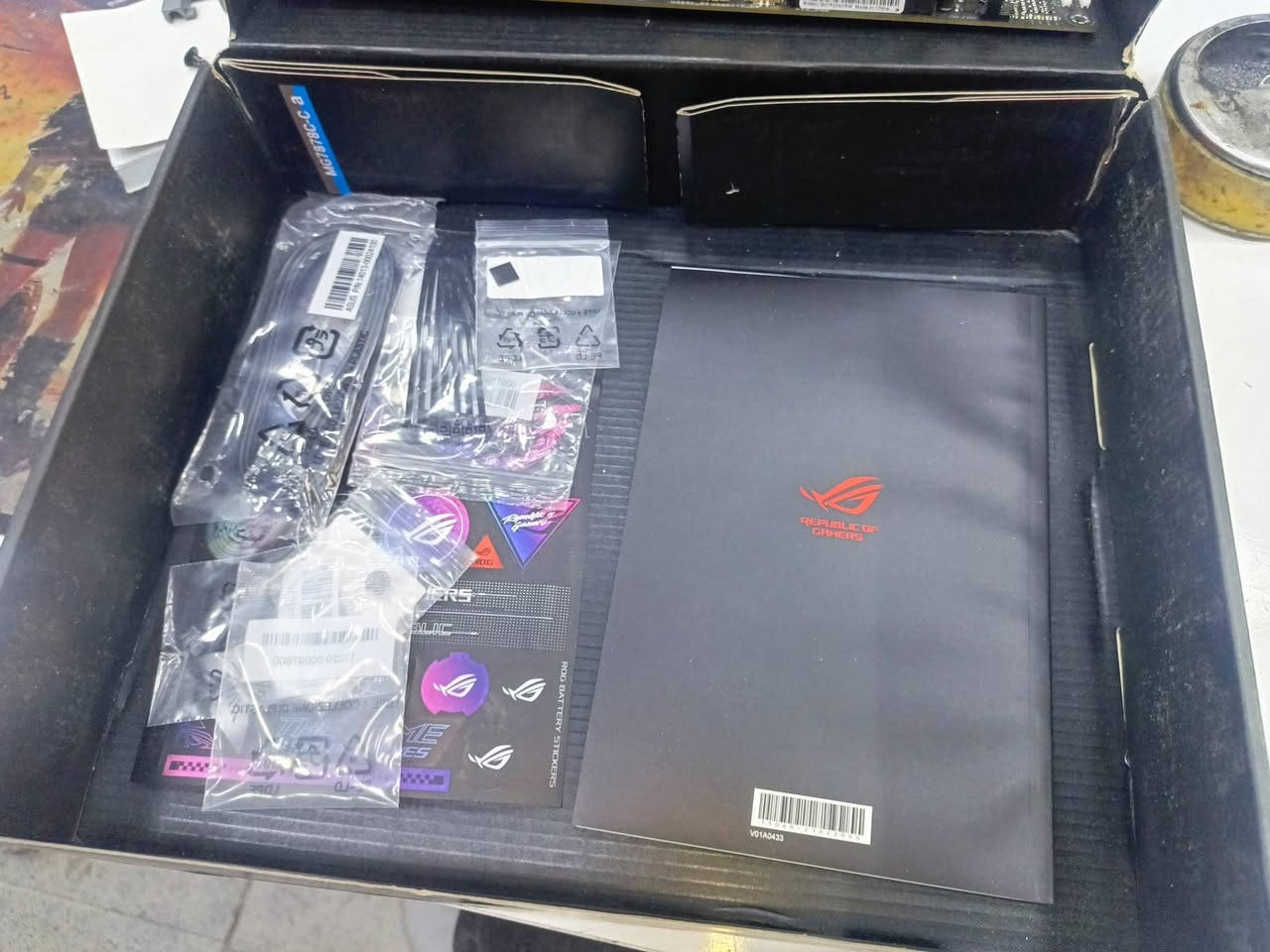 للبيع جديد غير مستخدم rog x670E 
لتواصل ***********
