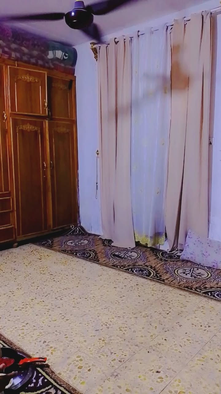 بيت للبيع طابو صرف منطقه مغربه يم سوك مساحته 130متر بناء قاطين كاملات عكاده بي محل البيت نضيف كلش ينباع نقد بس سعر 140 وبي مجال لشراي يتصل على الرقم ***********
