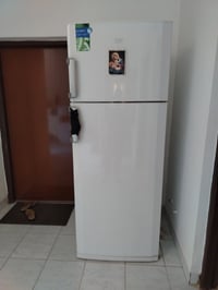 ثلاجة • أجهزة منزلية
