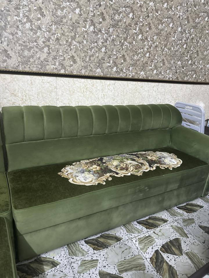 قنفه جديده السعر 350 ألف العنوان الكاظميه شاطى التاجي للتصال ***********
