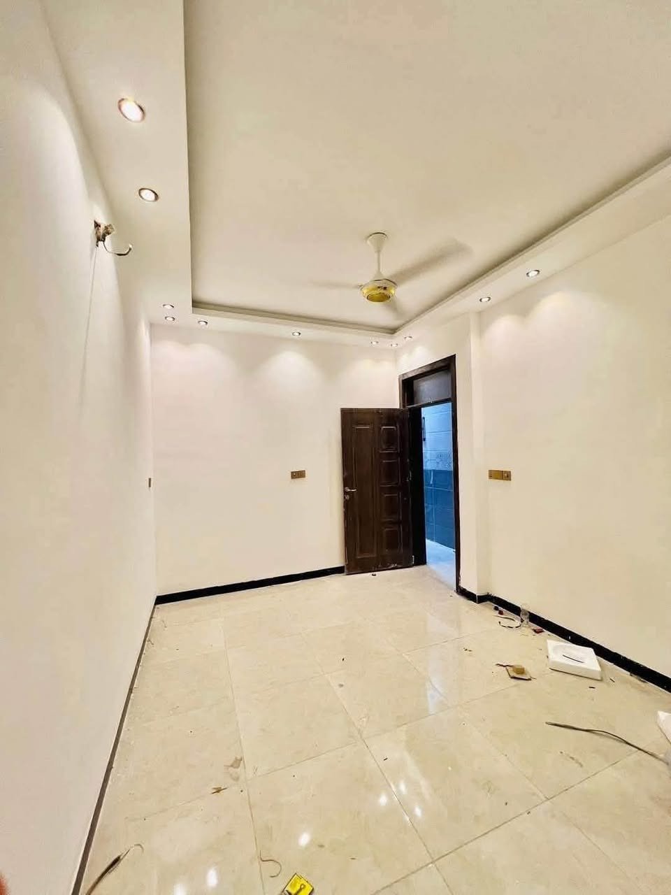 دار ٧٥م متر للبيع 🏦 ع ايدك اليسار بناء ٢٠٢٥

درجة اولى👍 حي الـجهاد مربع الامانة قرب مدينه الالعاب 🏕

🤩يحتوي الدار على صالة 🏘 ومطبخ وخدمات٢

و ٣ غـرف نـوم 🏤  وبـيتـونـة وصـطح   🏘

   الاستفسار ***********☎️
