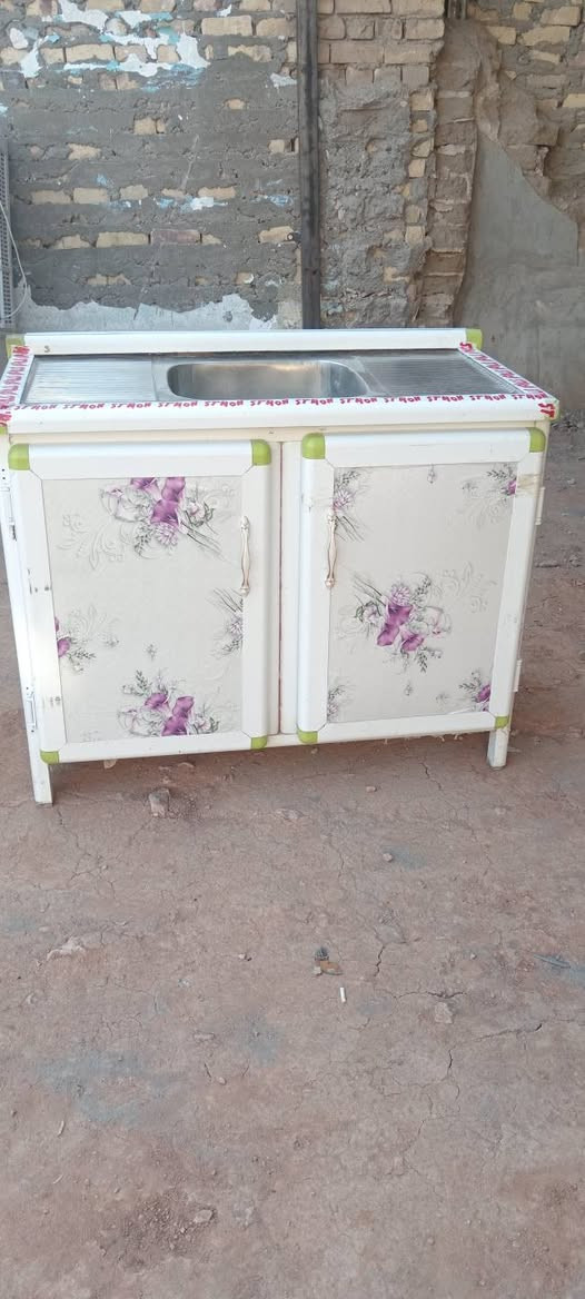 يارب يارزاق سنكي مع ملحق متر 125 سنكي متر 60 مغسله جديده 20 سنكي متر 60 جربايه خشب 40 العنوان شاميه قرب مصرف الرشيد مصطفى الكرعاوي يوجد توصيل *********** ديوانية, القادسية
