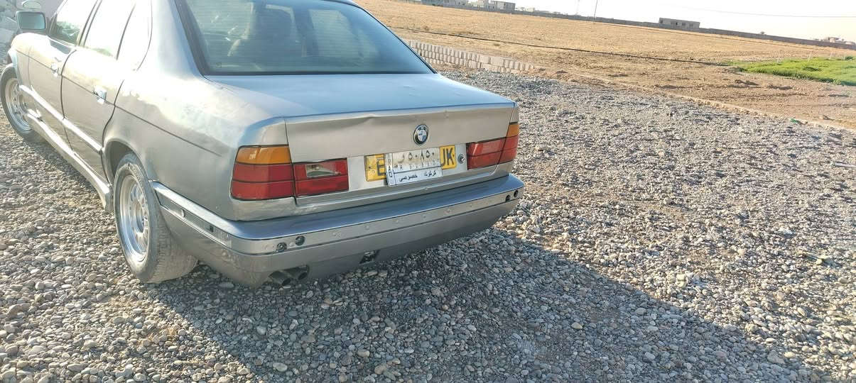 السلام عليكم بي ام 520 كير عادي رقم كركوك الماني كير محرك شرط صدر امامي خلفي جديد للبيع 35 وبيها مجال او مراوس حسب القناعه رقم *********** مكان السياره ناحيه العباسي
