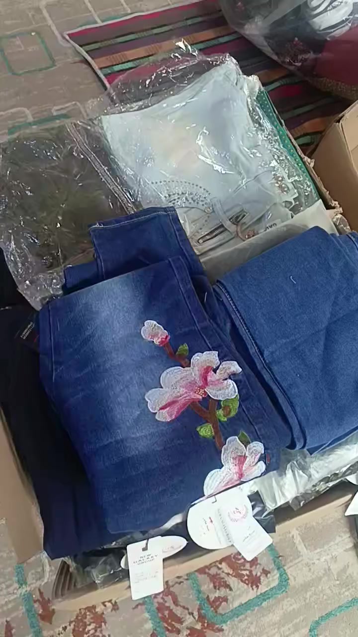 بنطرون نسائي بناتي جمله شلع ٩٣ قطعه القطعة ١٥٠٠ مابيع مفرد شلع مكاني المقدادية حي الشهداء ***********
