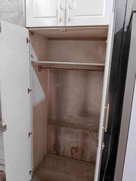 معرض سليم
غرفة نفر كويتيه إيطاليه كنتور بابين قاطين 
ميز مرايه. كومدي   سرير نفر السعر 350 ألف 
قفل من الأخير عنوان داخل المنشور 
***********
