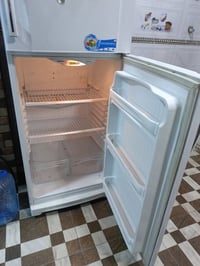ثلاجة كبيرة • مستعملة • الغزالية