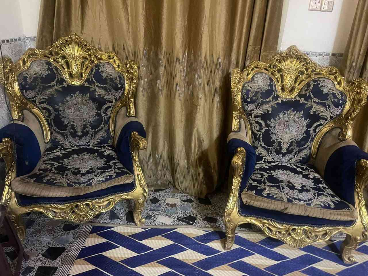 تخم مصري
زان مصري للبيع مكان الدورة 
***********
