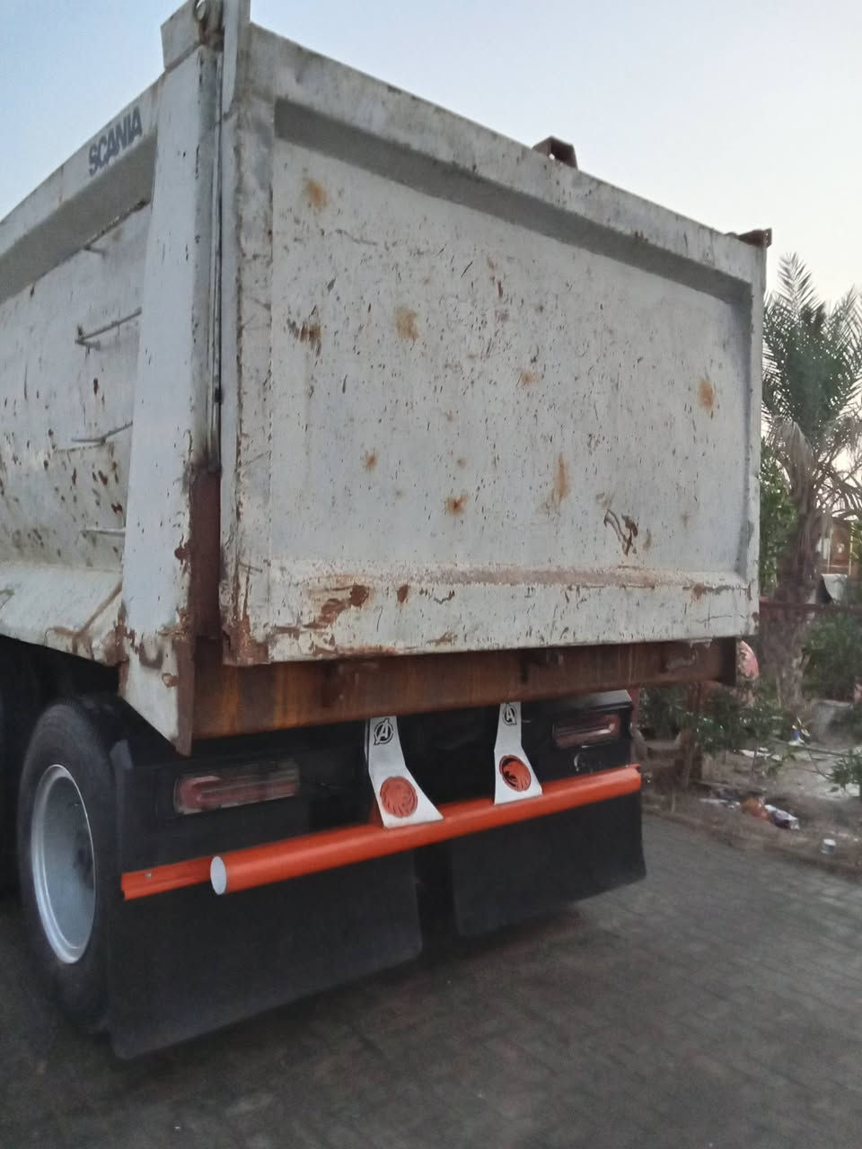 سلام عليكم سكانيه لبيع مكينة سته انجكتر جديده مجموعه مثلثات كرسي جبير تخم تاير جاهزه العمل الهاتف ***********
