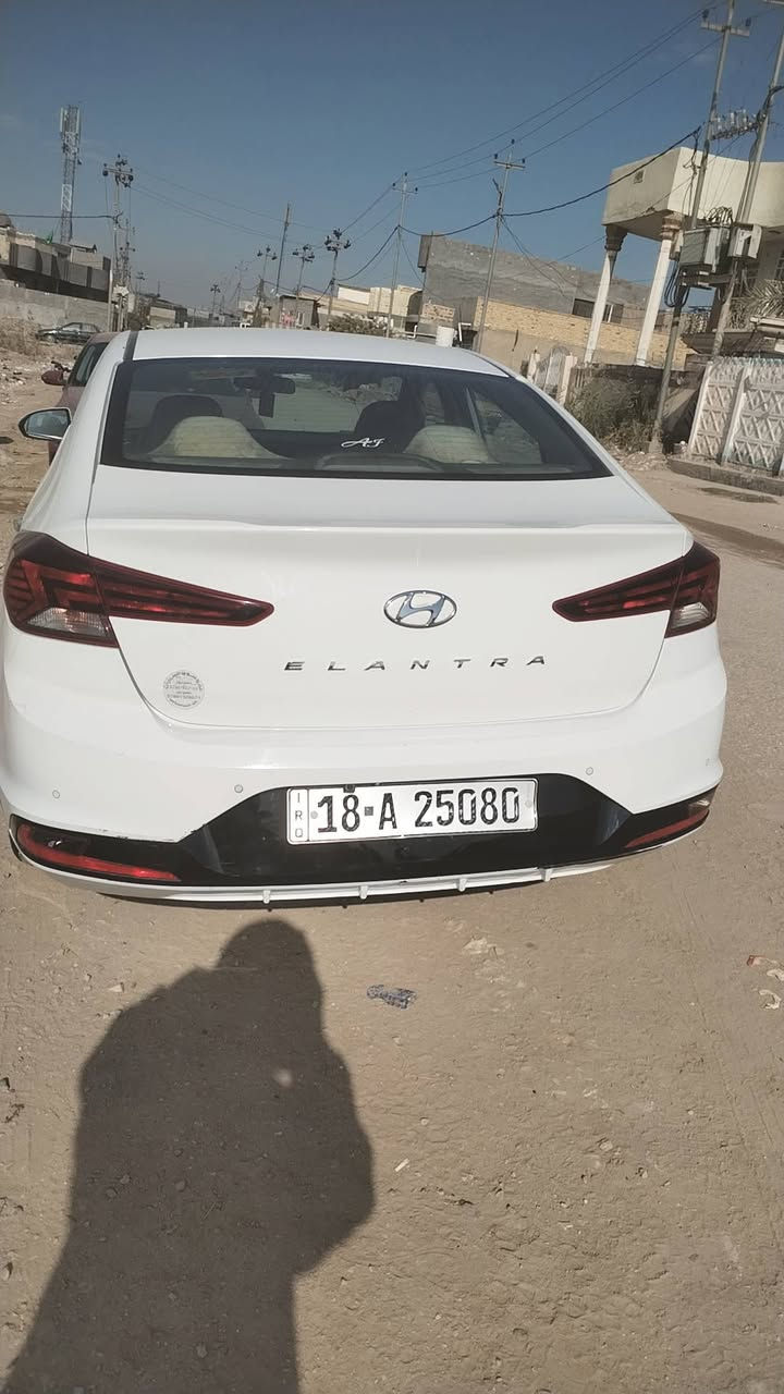 السلام عليكم سيارة لنترا 2019 سيارة فول مواصفات  رقم بابل . مكان السياره بابل سعر 165 رقم الموبايل ***********
