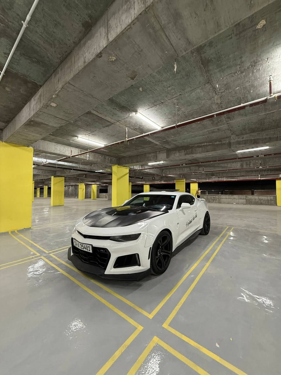 السلام عليكم 
كمارو خمسينيه 2SS موديل 2017 مكينه كير اكسل حداديه تبريد كله كفاله مكينتها 6200 مواصفاتها كشنات جلد تدفئه تبريد كهرباء ستيرن تدفئه شاشه جبيره لد داخلي متغير بلادي مثبت سرعه تحكمات ستيرن كامله شاشه داتو شو خمس مودات قياده وحسب المود يتغير الصوت واذا تحطه مود طبيعي ينسد الصوت سايد بريك دكمه فتحه السياره شاحن لاسلكي كشن السائق خزن ميموري ما عايزها برغي السياره جاهزه عله آخر حبه ترايك للبصره السياره بيها بيها اربع قطع صبغ رقم بصره مداور ثاني يوم هزه جديده وسنويه ل ٢٠٣١ مكاني النجف الأشرف  
تخم تاير جديد ويل 1Le حجم ٢٠ باتري جديد منضومه زنون جديده مع لد متغير باتري جديد فيتبم جديد السياره ستوها مبولشه ومصبوغه دعاميتها كامله مكمله
***********
مكلف بنشرررررررر!!!!!!!!!!!!!! 
ورقم بيه واتساب
