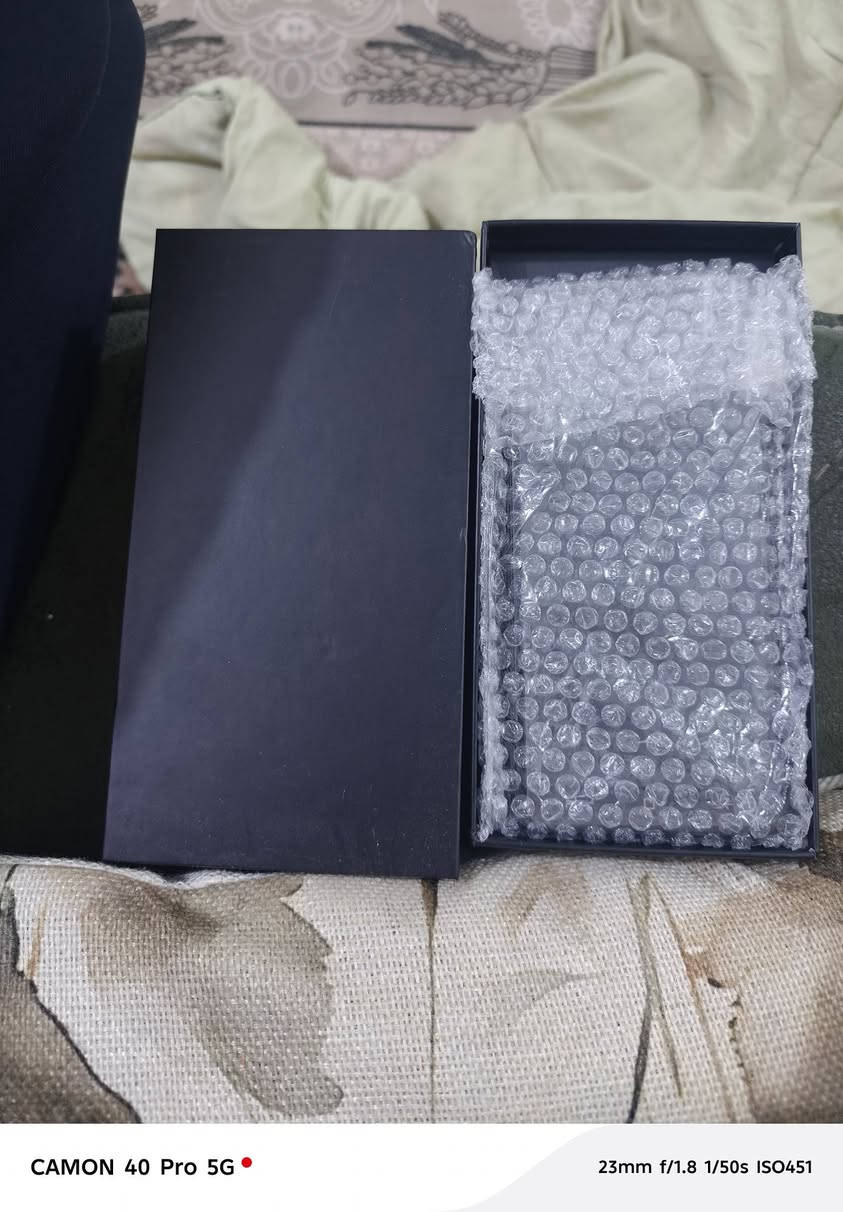 مبايلات ٣ واحد تاب 
و٢ صيني 
لتاب ب٦٥ 
والصيني ع ٢٥ لواحد 
***********
