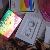 ايباد ١٠ • بالضمان • كامل ملحقاته