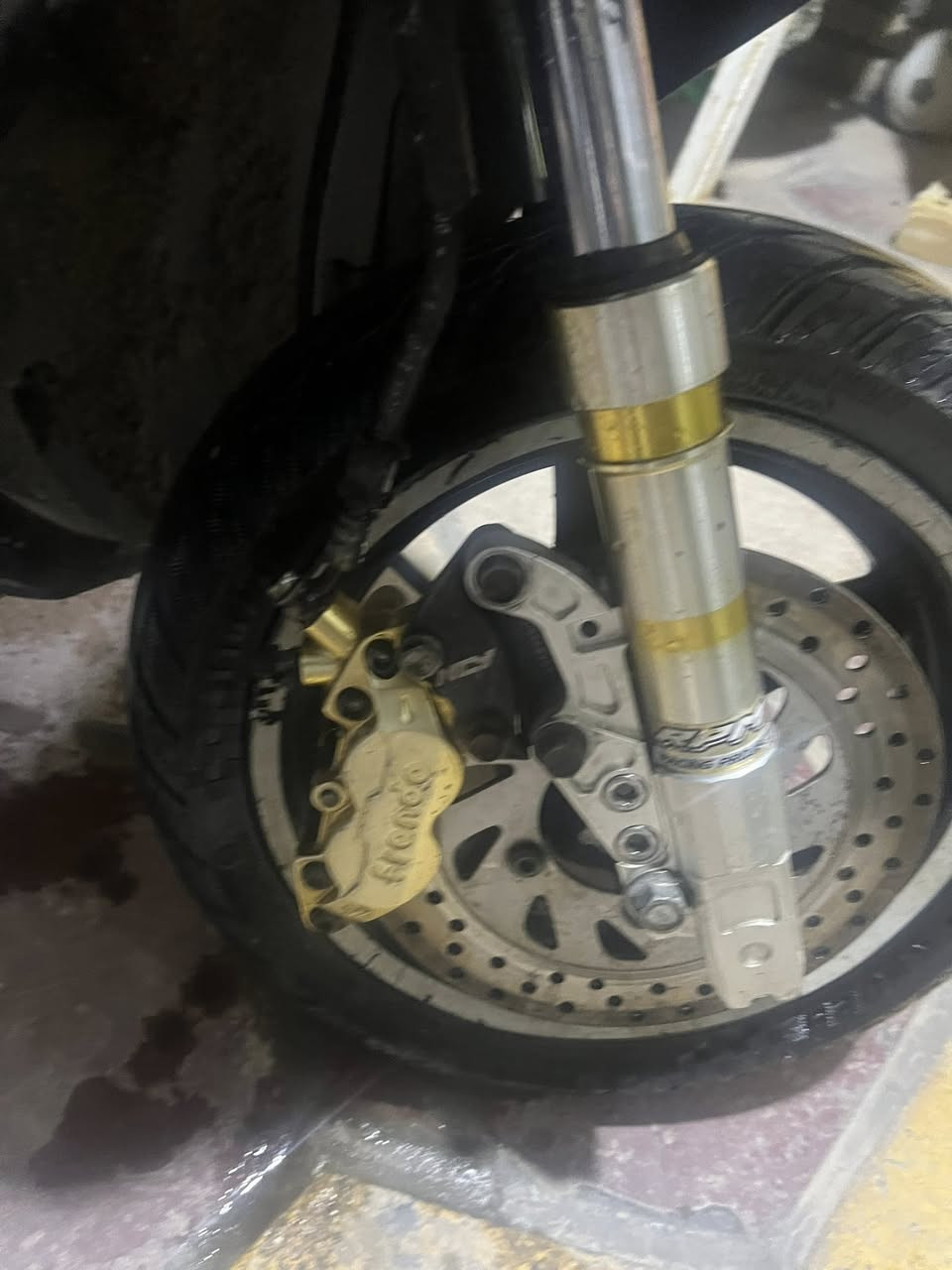 تزويد سكنس ذهبي للبيع ١-صدر ذهبي RPMتطوالهnsy فج برمبو ٢-دبلات خلفي ذهبي٣- صالنصه بوري عدل RGS ٤-عضمه سكليتر nsy ٥-تعلاكه٦-بك لايت نفضطي٧- اشاير نفطي٨-قبق شاصي٩-قبق فلاوين ذهي ١٠-قطره ذهبي ١١- يدات بريك اصلي


**إذا كنت صاحب هذا الإعلان وتريد حذفه لأي سبب، رجاءا أرسل رسالة إلى الدعم الفني**