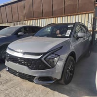 2023  اليدور نظيف وبدون حادث سمنتي  داخل مشمشمي بانزين   مواصفات SX  ب...