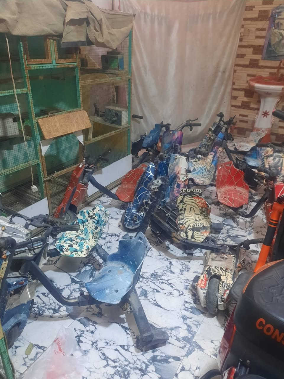 سلام عليكم سكوترات مال بالهً مال كويت ١٣ واحد لبيع ابيع شلع ***********
