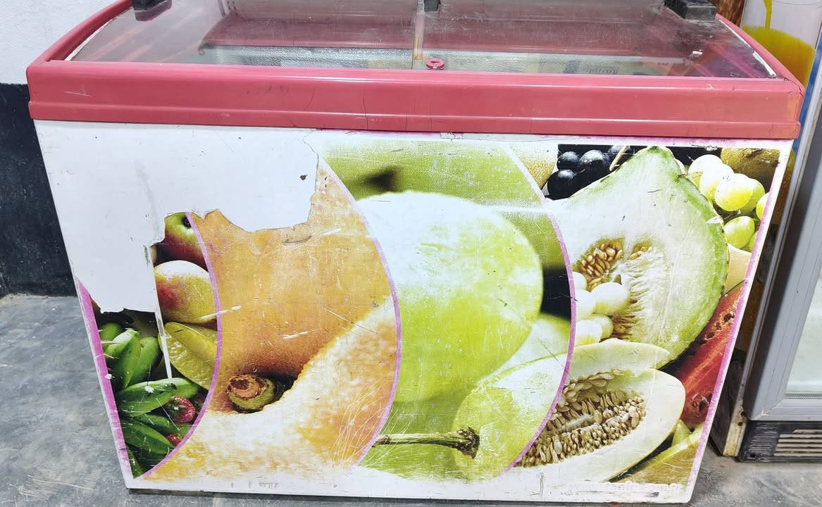 #مجمده مال محل للبيع
السعر 175000 وبي مجال شويه 
***********
