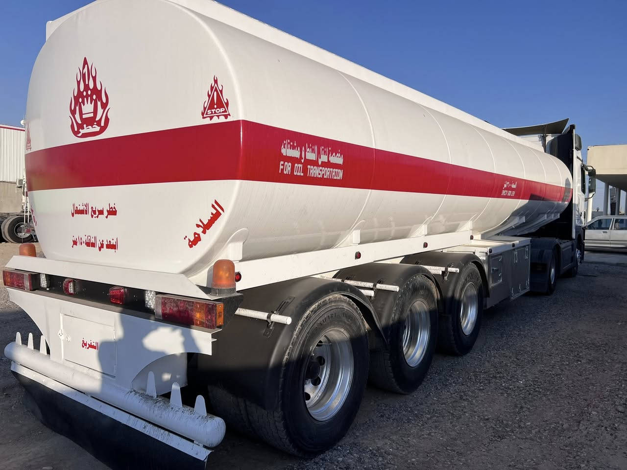 مارسيدس اكتروس رأس تريلة تنكر 3 محور دبل تاير 
موديل 2007 
رقم أربيل شرط تحويل 
حجم 1846
كير أوتوماتيك 
قمارة بدون صبغ
سيارة جاهز للشغل 
سيارة شرط فحص 

سعر 425 ورقة 
مكان سيارة بكركوك معرض وسام للسيارات الثقيلة
للاستفسار الاتصال على 
***********
عدم مراسلة صفحة
