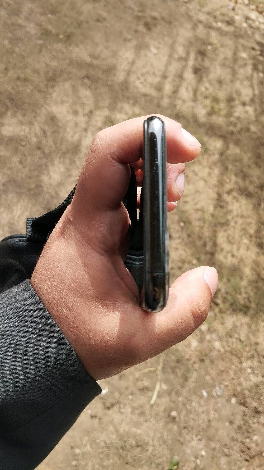 عندي 11 برو ماكس ضايع الكارت مال ايكلاود وحدثته ونقفل ينفتح تخطي
مبدل شاشه فقط اصليه 
بيع او مراوس يراسلني خاص او يتصل
***********