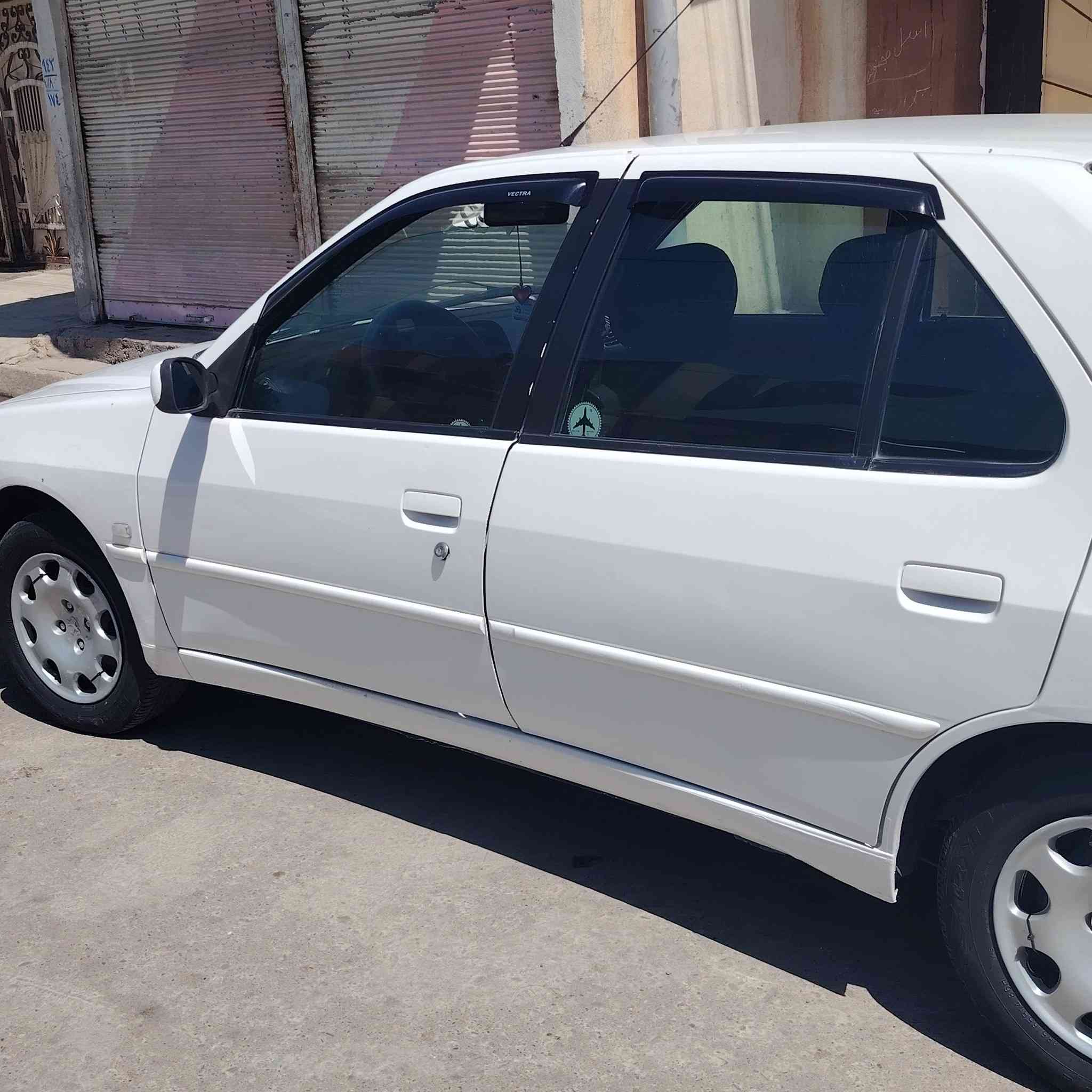 بيجو 306 للبيع رقم نينوى موديل 2003 كير ومحرك شرط بدون ضرر بدون صبغ تبريد  شغال شرط التحويل السعر 57 وبيها مجال مكان موصل الرقم ***********
