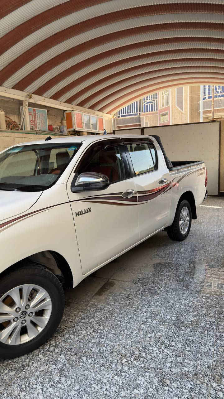 سلام عليكم ... بيكم تويوتا هايلوكس خليجي موديل 2019 رقم بصرة سنويه جديده رقم جديد فول مواصفاة بصمه ، شاشه ، تحكمات ستيرن + تخم تاير دنلوب ، ماشيه 150  ألف كيلو .
الضرر جاملغ الايمن بي شبرين
بارد فقط 
سياره حلوه ونضيفه مال بيت
السعر : 255 وبيها مجال
مكاني : بصرة-شط العرب
رقم الهاتف : ***********
