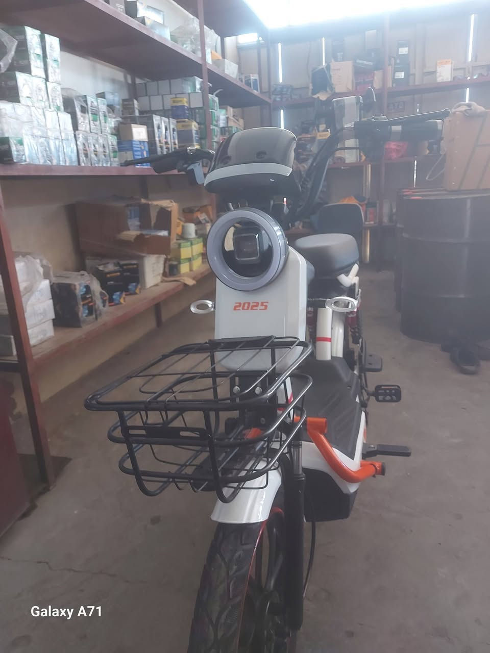 سلام عليكم 

باسكل شحن للبيع موديل(2025) 
باسكل حيل نضيف مجرد نطلع بي مسافه من لبيت للشغل 
الباسكل مامتعوب ابد السعر(400 بي مجال قليل 
***********

مكاني عبدالله ابن علي
