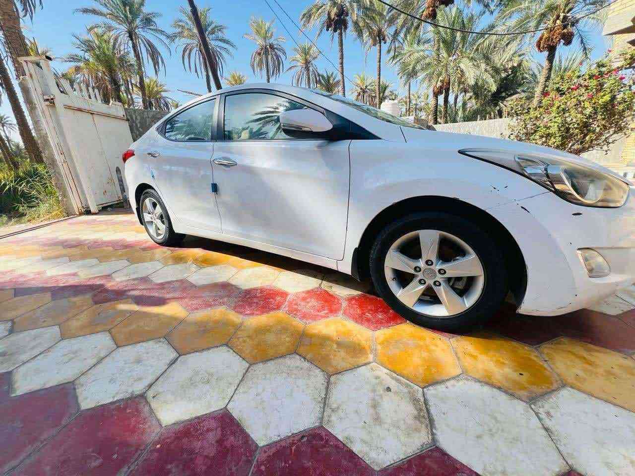 السلام عليكم
النترا  موديل 2014 خليجي 
محرك 1800
رقم بابل بأسمي 
فول مواصفات عدا البصمه 
*********** اتصال هاتفي فقط   مكاني طوريج
