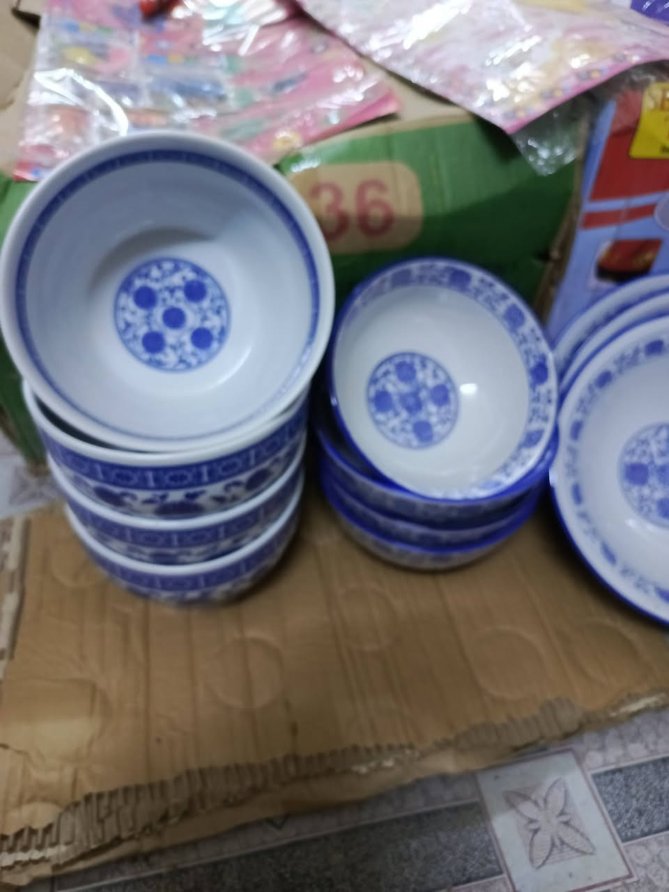 تعلن مكتبة حسين عن وصول وجبه جديده من كاسات فرفوري وماعين الخشن بنسب الاسعار قطعه ب1500 وقطعتين ب2500دينار 
العنوان شارع المدرسه قرب محطة ماي ارو نبع الفرات واتساب ***********
