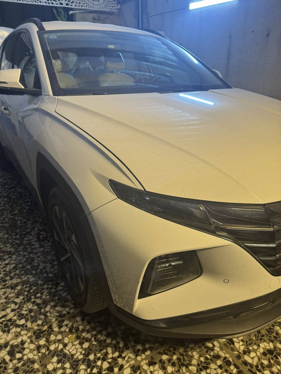 توسان 24 مكفوله من صبغ وتبديل والبارد فقط رصعتين موجودا بلصور ماشيه 39 رقم بغداد سعرها 210 وبيه مجال جدا بسيط 
***********
