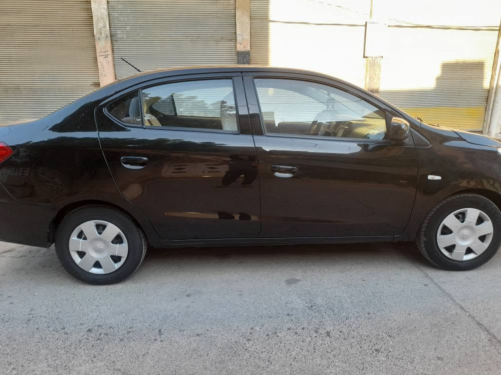مسيوبوشي ميراج للبيع 
موديل ٢٠١٨
كير اوتوماتيك 
جامات كهربائي 
مرايات جانبي كهربائي 
حدادية أمامي وخلفي جديده
تايرات جديده
كير ومحرك بدون عيب 
محرك زنجيل مرغوب
اقتصادي كلش
شاشة وكاميرا خلفي
تبريد شغال 
تدفئة شغال 
صبغ  ٢ قطع ومكان بارد
سعر سعر.   ٧١
بي مجال 
مكان كركوك
***********
*********** كركوك, العراق
