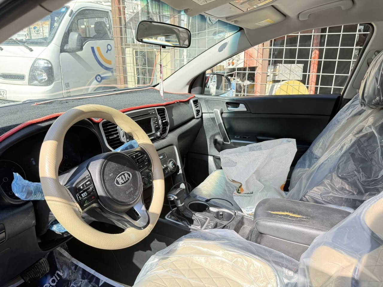 السلام عليكم
سبورتج 2017 رقم شمالي بأسمي هزة صاقطة تحويل ثاني يوم 

سيارة خير من الله اي نقص ما بيه ماشيه 122 ميل بيه جاملغ امامي والداير الخلفي مال الباب الوراء وبيه سونار صور الحادث بس دعامية 

موصفات نص فول  سعر 137 ورقة وبيه مجال بسيط مكاني العمل الكرادة شارع صاج الريف وبتنا البياع الرسالة الثانية 

***********

***********
