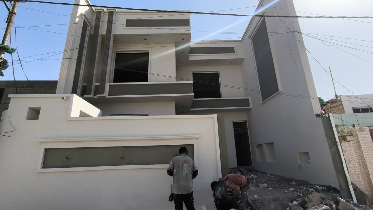 🏡 دار فاخر للبيع – فرصة مميزة
دار للبيع بمساحة 200 متر
البيت على ساحة وبموقع ممتاز جداً
تسليم مفتاح – جاهز للسكن فوراً
العنوان :حي الفرات شارع المستوصف 
✨ المواصفات:
4 غرف نوم واسعة
صالة عائلية أنيقة
مطبخ عملي
استقبال راقٍ للضيوف
مجموعة صحيات داخلية وخارجية
كراج سيارة
🔹 تصميم عملي وتشطيب مرتب
🔹 موقع هادئ ومناسب للعوائل
🔹 فرصة ممتازة للسكن أو الاستثمار
📞 للاستفسار والمعاينة:
***********
***********
