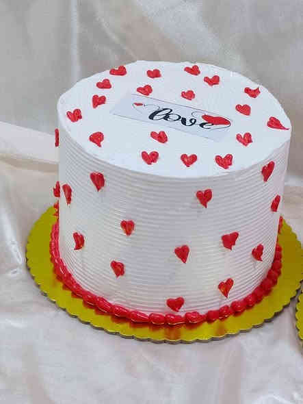 بنات حبايب 😍
إذا عدچ مناسبة (عرس، خطوبة، عيد ميلاد، 
اكيد راح تحتاجين كيكه وي حلا للكيك ابد لاتحتارين  ولكل راح يسألج عن طعم وهشاشه الكيك 🎂🎊
شغلي كله مرتب وبأسعار تناسب الجميع
توصيل داخل نجف فقط 3الاف 

حجز قبل يومين 🌸
مستعدون لتجهيز لأسواقات والمحلات بأنسب الأسعار

للحجز واتساب ***********
او مراسله لبيج
