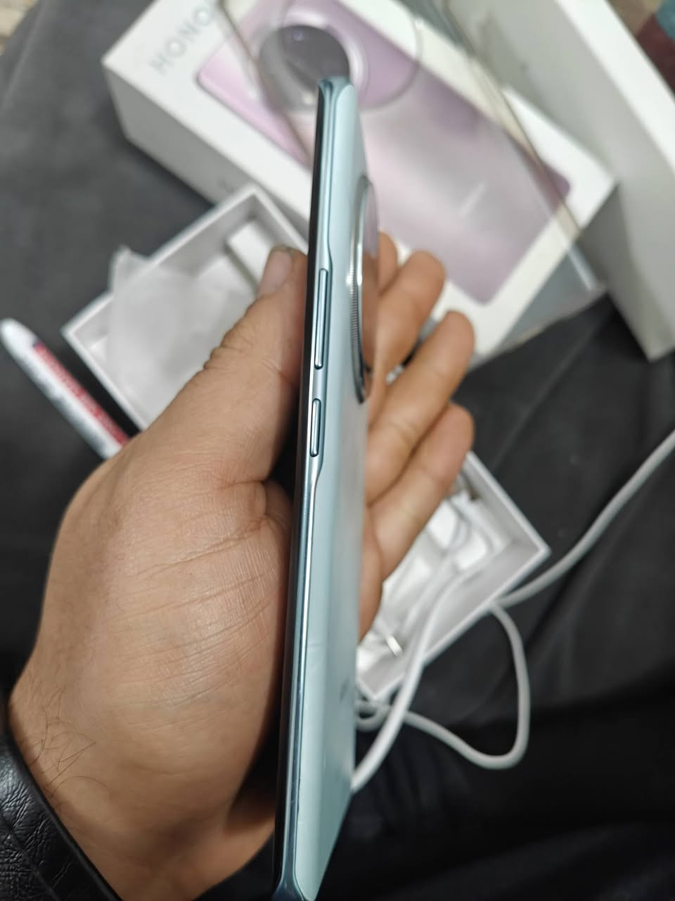 السلام عليكم
honor x9 c 
عشوائيه ١٢ مو ال ٨  يصير ب ٣٥٠ الجديد
مكفول بعده جديد هوه وغراضه من البيت تاخذه
سعره ٢٥٠ قفل من الاخير بدون عمله بس الشراي ب٢٥٠ يتصل مكاني الشعب ***********
