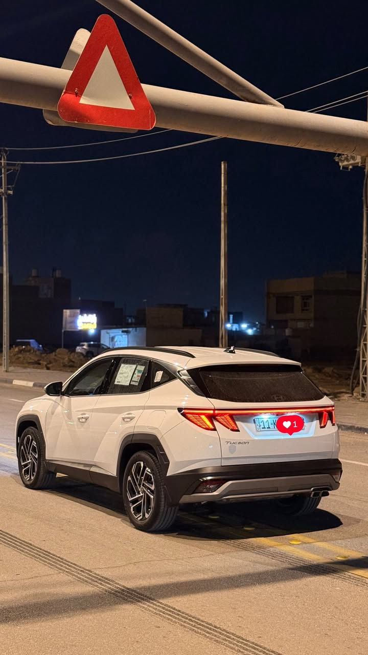 السلام عليكم 🫡 توسان 25 مكفوله حته من الزلغ السياره كارتون رقم بغداد بسمي هزه جديده سنويه جديده ماشيه 21()الف مكان السياره كربلاء وهاذا رقمي وخادم ***********
