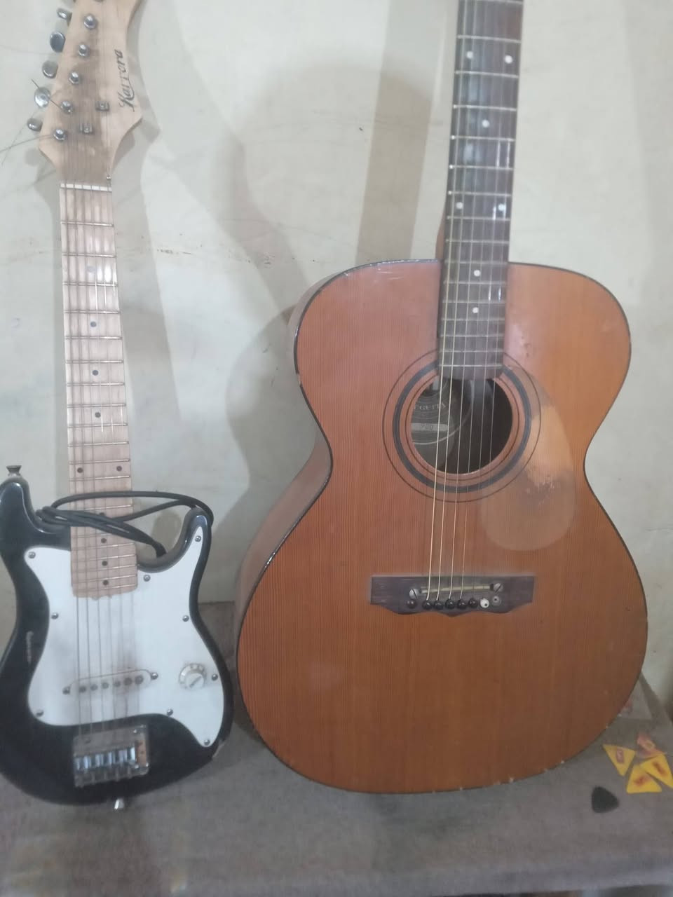 للبيع كيتار اكوستيك ايطالي وكيتارات كهربائية واحد صغير والاخر كبير


**إذا كنت صاحب هذا الإعلان وتريد حذفه لأي سبب، رجاءا أرسل رسالة إلى الدعم الفني**