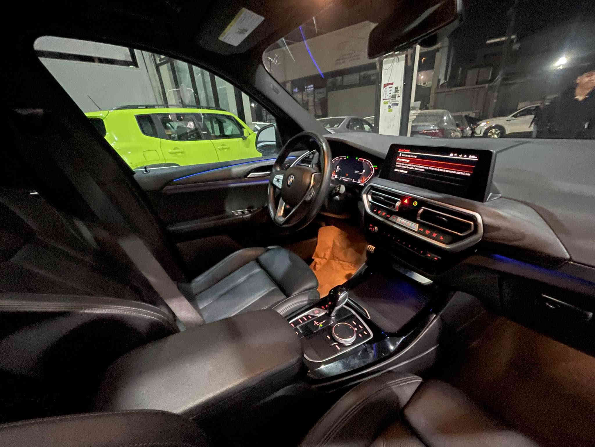 BMW. X3 موديل 2024 
فول مواصفات بانوراما كشن جلد كارةبايي خزن  رادار حساس  ئاوينة كارةبايي 
4پارجة سبوخ سفعة سةكن بي ژوري بي ايرباگ  
شوين هةولير 
*********** 
سعرررر 278 Singapore
