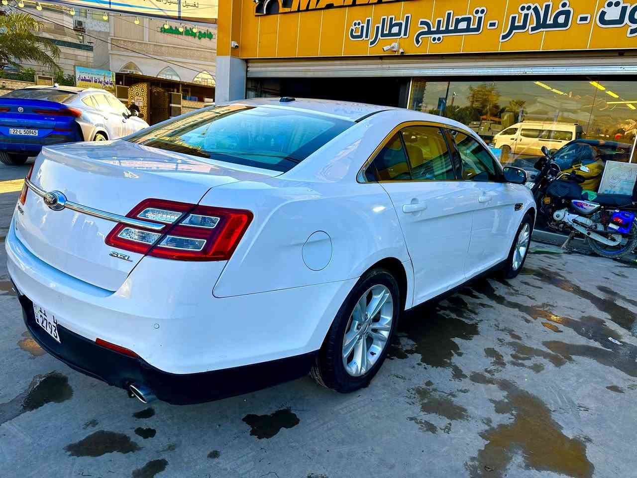 فورد تورس 2013
خليجي ابيض وكاله نيفا
مواصفات SEL
محرك 6 سلندر  
حجم  3500
رمز سري على باب السائق 
فتحة سقف سلايد روف
كشنات امامي  كهربائي
داخل بيجي 
شاشة كبيرة
لايتات زنون
حساسات خلفي 
سويچات ثنین
 تحكم استيرن
ومثبت سرعه 
مانع انزلاق 
تبريد تدفئة شغالات 
تشغيل عن بعد 
٥ ويل كب حجم ١٨
كير محرك بحالة جيدة جدا
بجم كبس بيها صبغ الجاملغ الخلفي وشوية من الصندوك وبيها رصعات تحتاج بارد 
السيارة ماشية ٩٢ مايل
سيارة بأسمي و تحويل مباشر
مكان السيارة بغداد
السعر ۱۱٥ وبيها مجال 
***********
رقم جديد انكليزي
